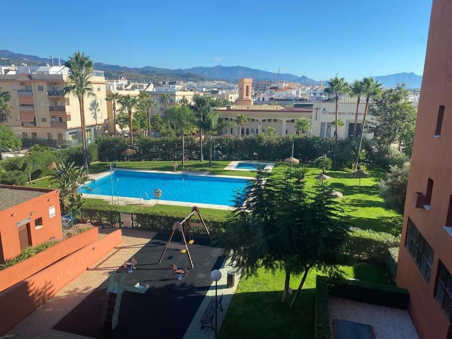 Central Estepona 3 Bed Apt With Pool And Parking Extérieur photo