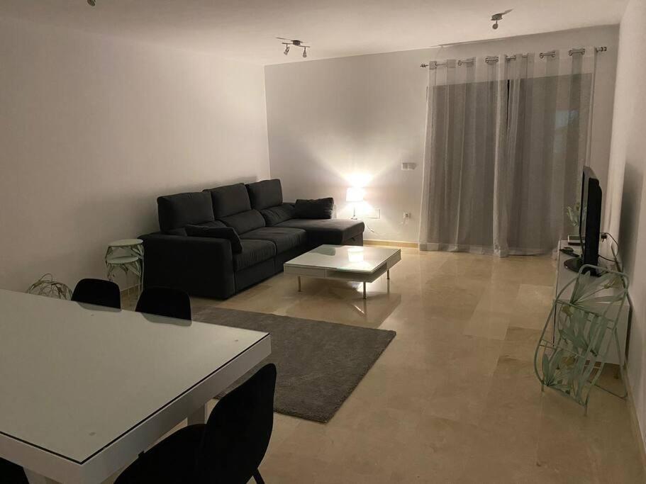 Central Estepona 3 Bed Apt With Pool And Parking Extérieur photo