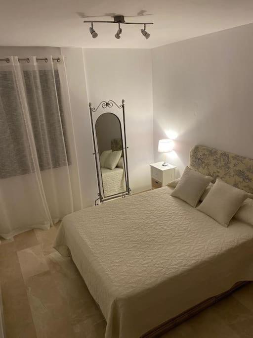Central Estepona 3 Bed Apt With Pool And Parking Extérieur photo